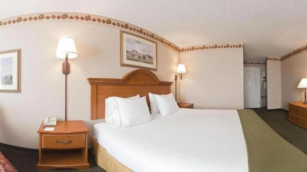 Holiday Inn Express & Suites Winner By Ihg Ngoại thất bức ảnh