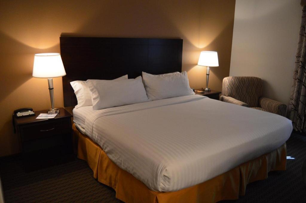 Holiday Inn Express & Suites Winner By Ihg Ngoại thất bức ảnh